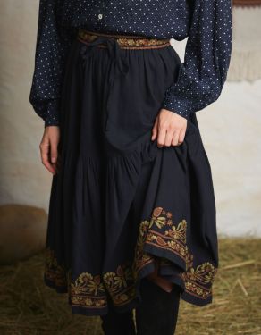 "Astrid" black skirt with contrasting embroideries