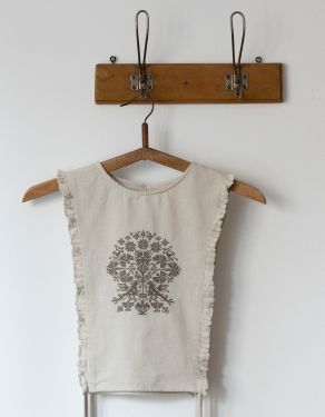 "Hilda" embroidered apron kelp