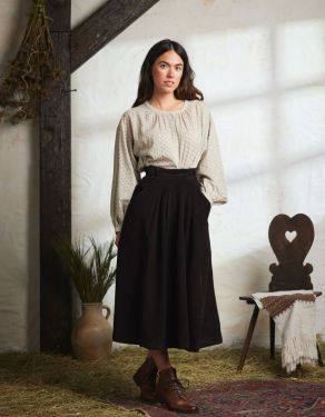 "Yana" corduroy skirt black